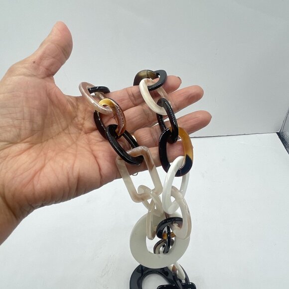 Chunky Chain Link Resin Marblelized Necklace With Adjustable Clasp Black Cream - Picture 3 of 5